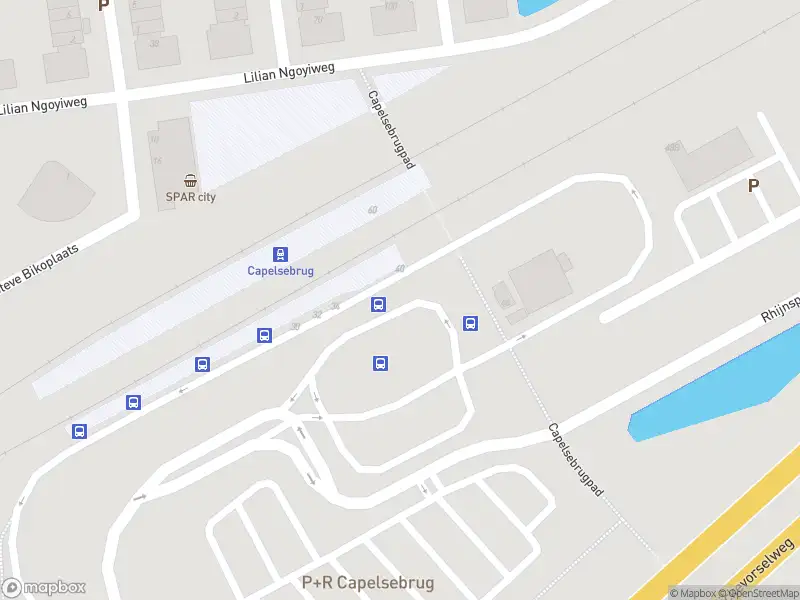 Ambulance met gepaste spoed naar de Capelsebrugpad in Rotterdam