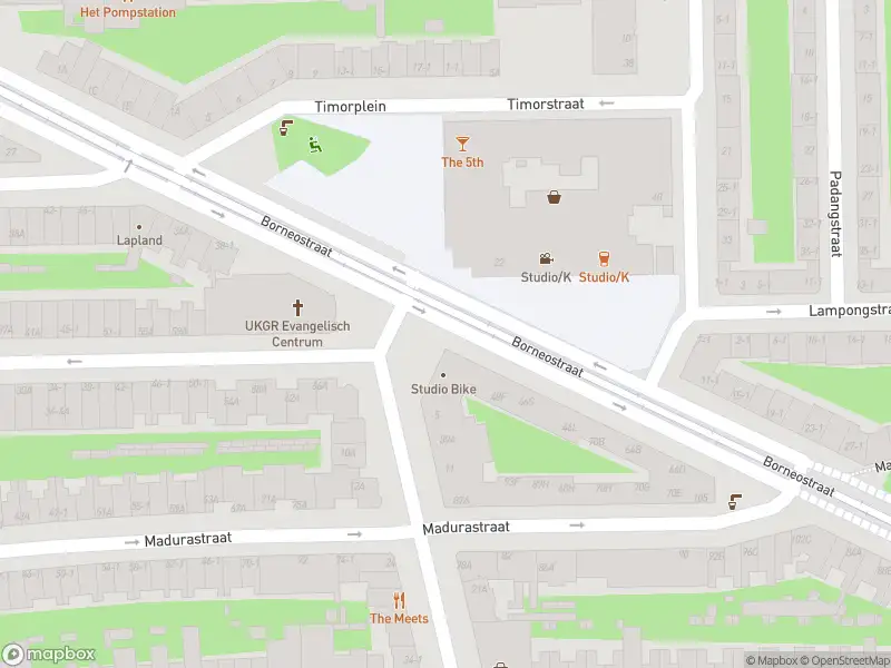 Ambulance met gepaste spoed naar de Padangstraat in Amsterdam