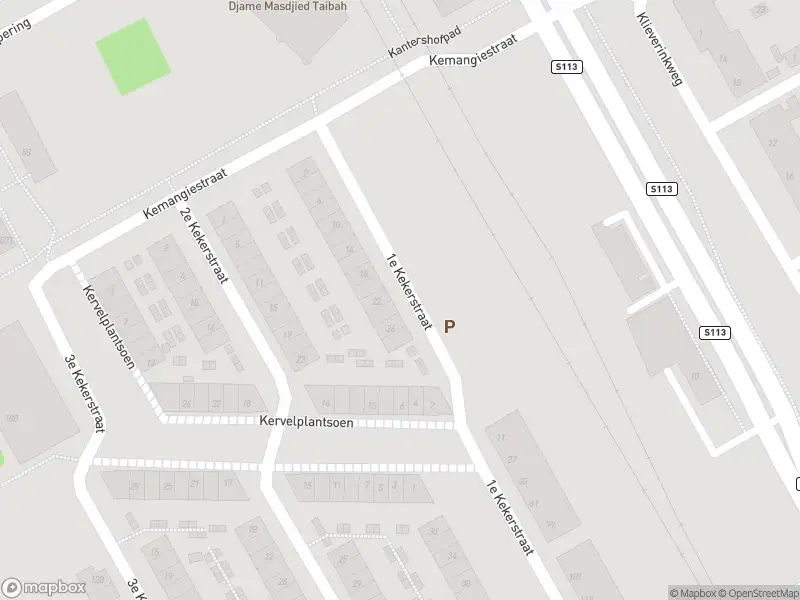 Ambulance met grote spoed naar de 1e Kekerstraat in Amsterdam