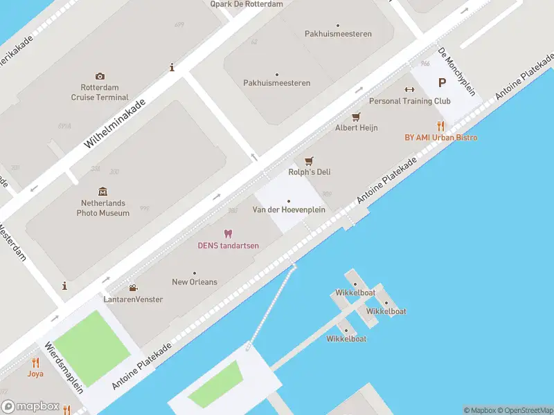 Brandweer met gepaste spoed naar de Van der Hoevenplein in Rotterdam vanwege afgaan automatisch brandalarm