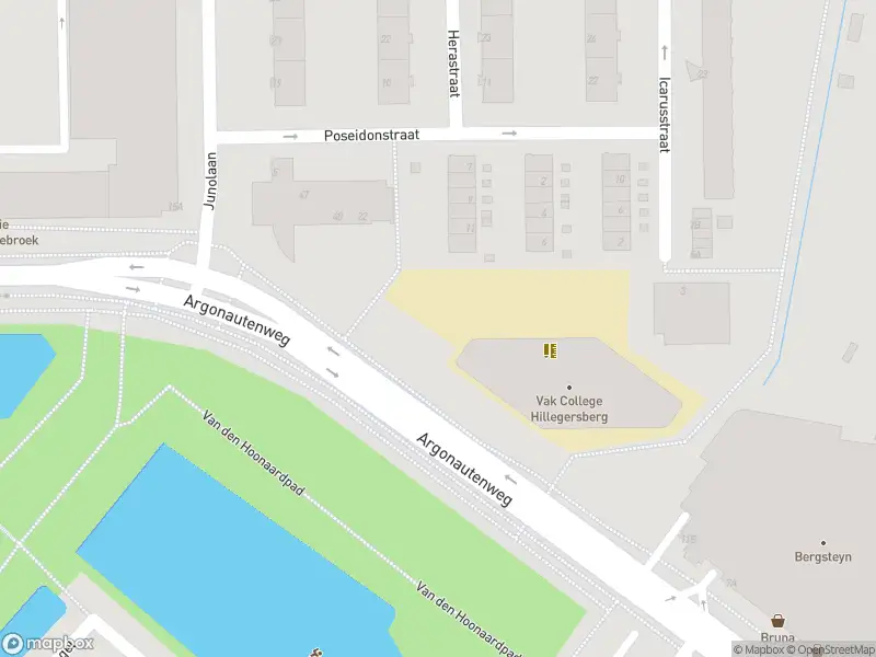 Ambulance met grote spoed naar de Icarusstraat in Rotterdam