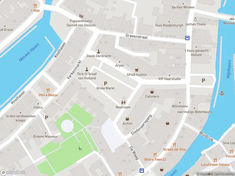 Ambulance met gepaste spoed naar de Grote Markt in Dordrecht