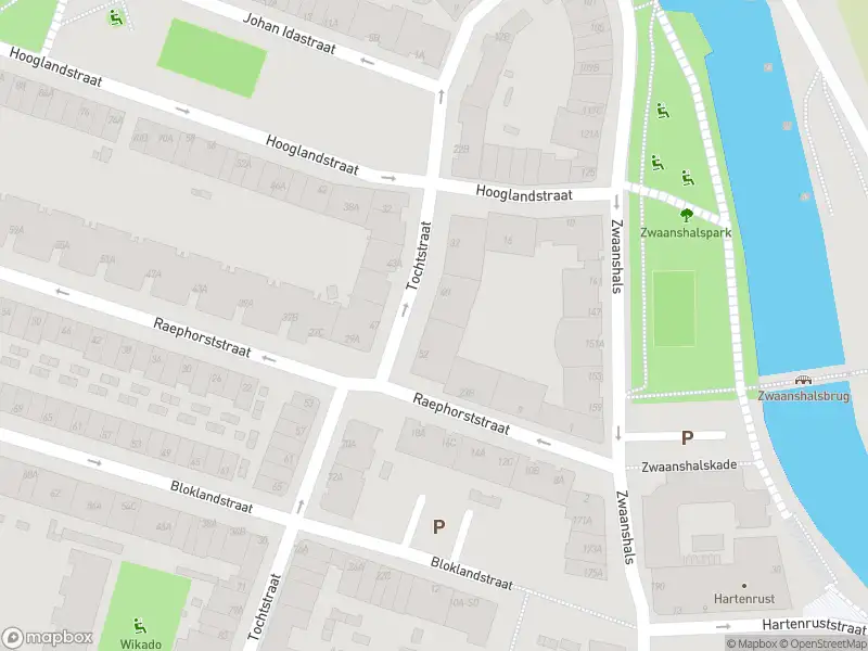 Ambulance met grote spoed naar de Tochtstraat in Rotterdam