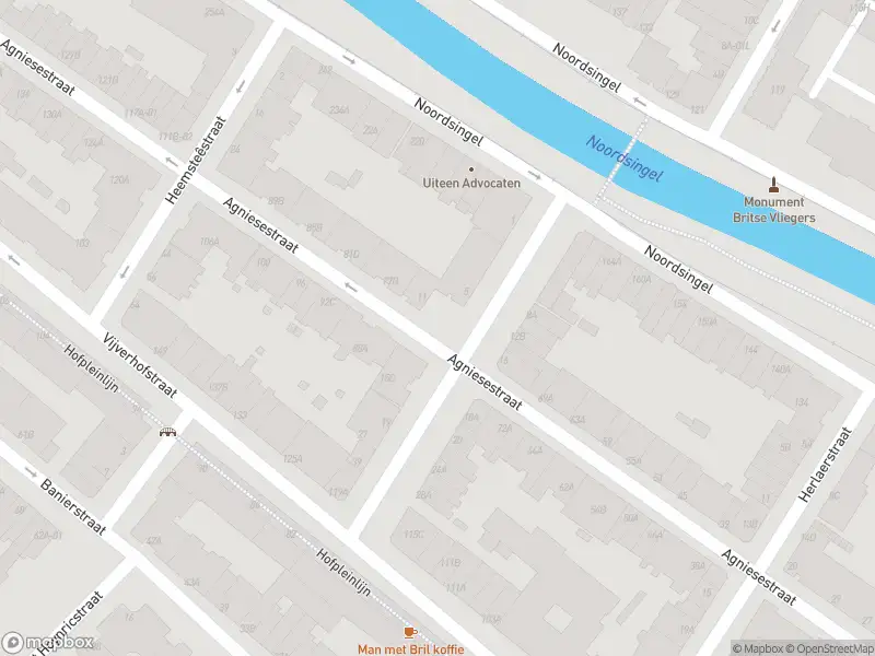 Ambulance met gepaste spoed naar de Wateringhestraat in Rotterdam