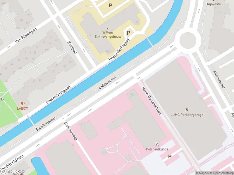 Ambulance met gepaste spoed naar de Sandifortdreef in Leiden