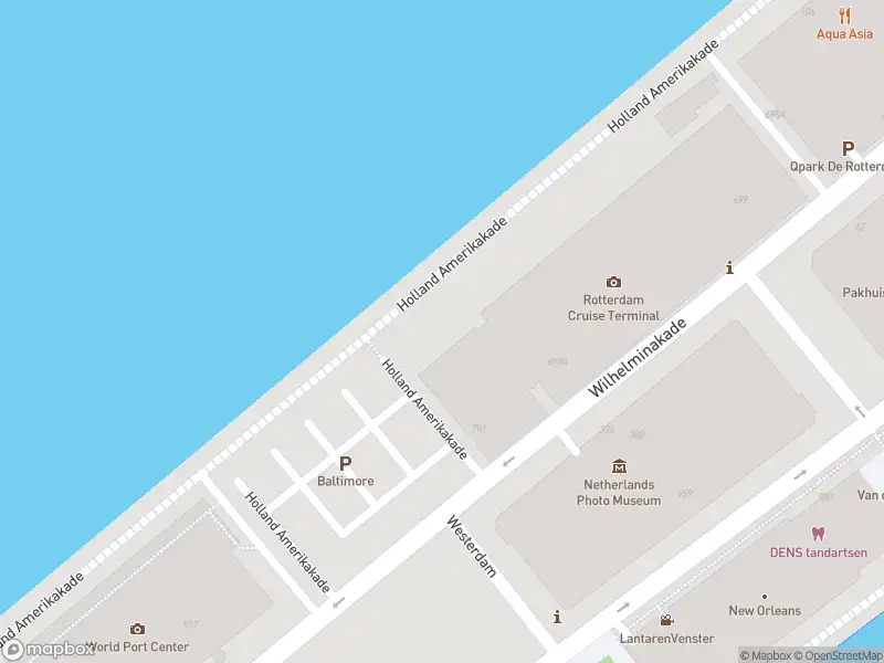 Politie naar de Holland Amerikakade in Rotterdam vanwege letsel