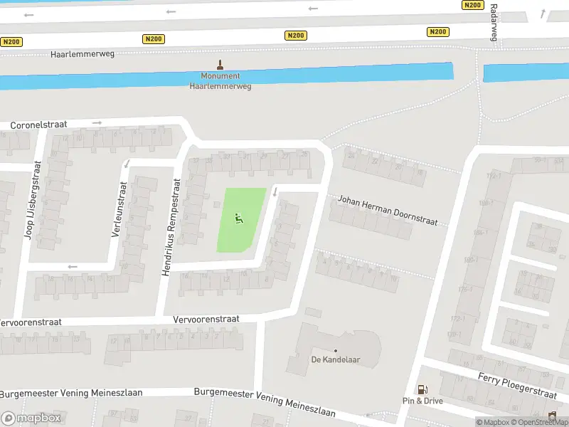 Ambulance met grote spoed naar de Franciscus Claessenstraat in Amsterdam