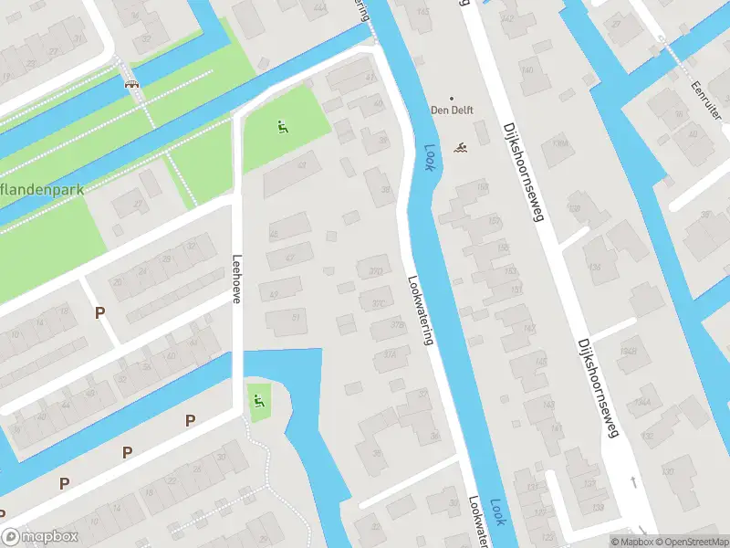 Ambulance met grote spoed naar de Lookwatering in Delft