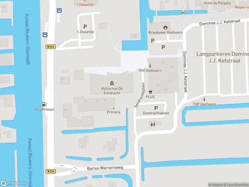Brandweer met gepaste spoed naar de Bartus Warnersweg in Giethoorn