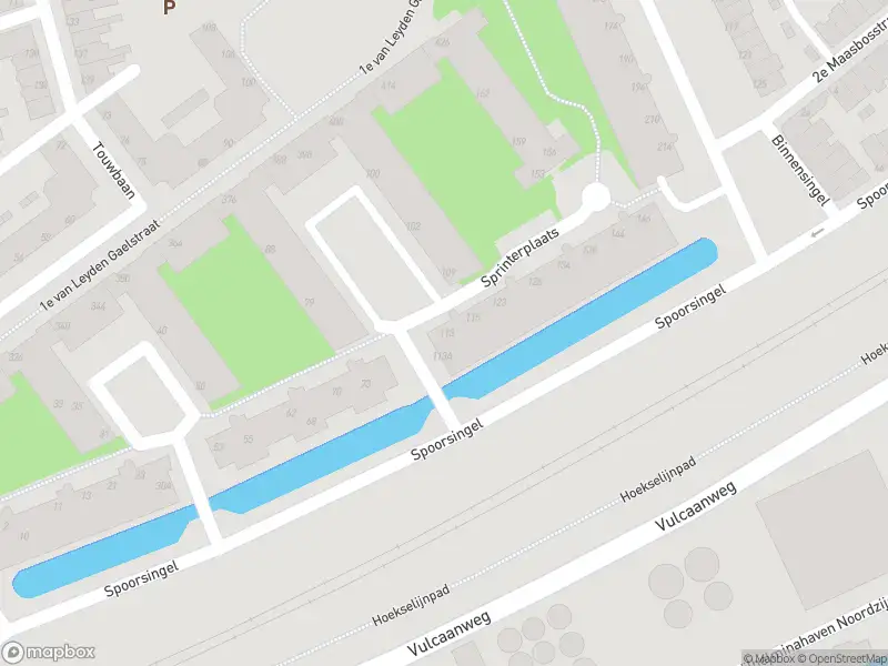 Ambulance met grote spoed naar de Spoorsingel in Vlaardingen