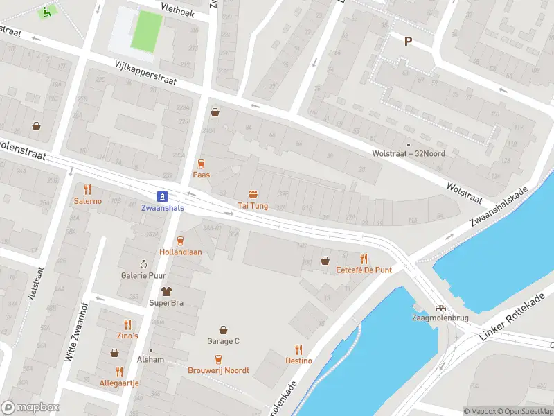 Ambulance met gepaste spoed naar de Zaagmolendrift in Rotterdam