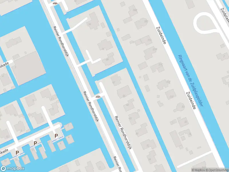 Ambulance met grote spoed naar de Reinier Rondhorstdijk in Rotterdam