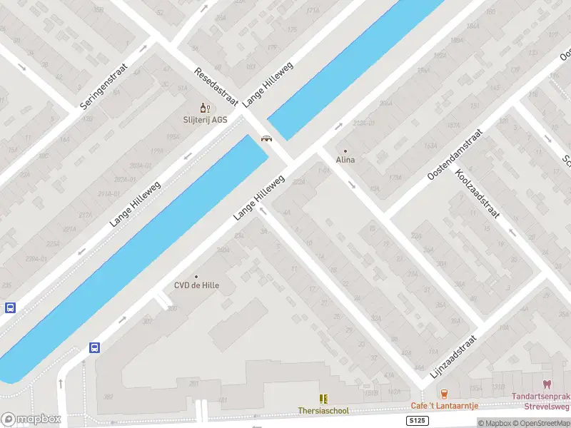 Ambulance met grote spoed naar de Meekrapstraat in Rotterdam