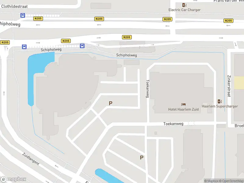 Ambulance met grote spoed naar de Toekanweg in Haarlem