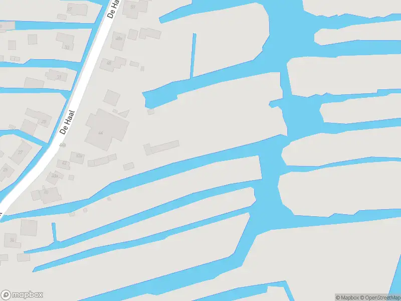 Ambulance met grote spoed naar de Noordeinde in Oostzaan