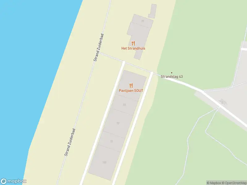 Brandweer en politie met gepaste spoed naar de Strand Zuiderbad in Wijk aan Zee