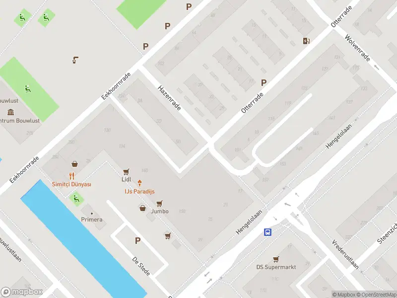 Ambulance met grote spoed naar de Hazenrade in 's-Gravenhage