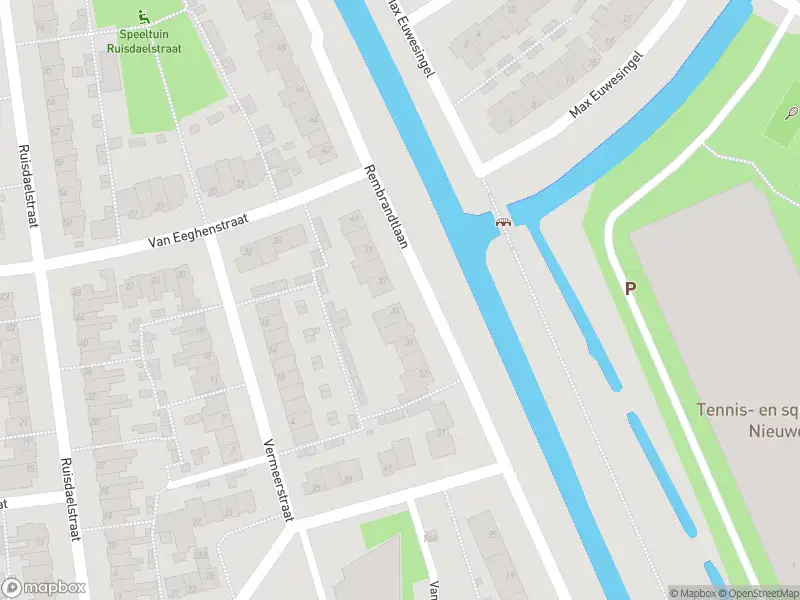 Brandweer met gepaste spoed naar de Van Eeghenstraat in Alphen aan den Rijn vanwege afhijsen patient
