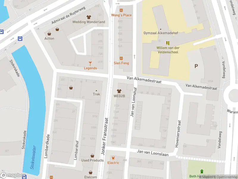 Ambulance met gepaste spoed naar de Jonker Fransstraat in Rotterdam