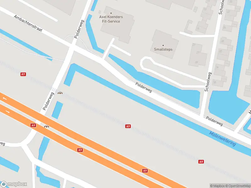 Ambulance met gepaste spoed naar de Polderweg in Ouderkerk aan de Amstel