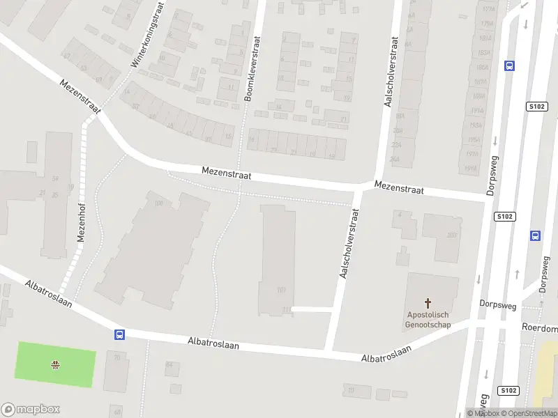 Ambulance met gepaste spoed naar de Mezenstraat in Rotterdam