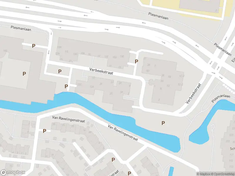 Ambulance met grote spoed naar de Verbeekstraat in Leiden