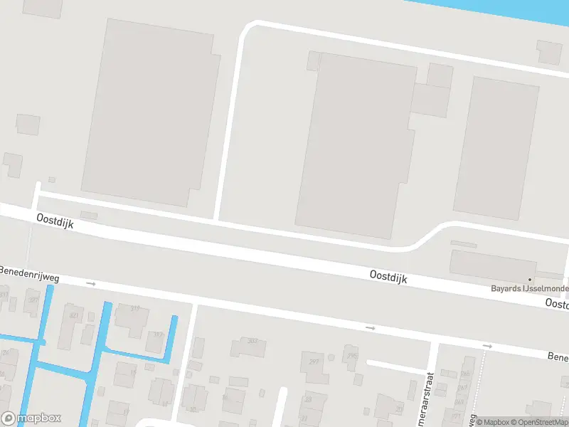 Ambulance met grote spoed naar de Oostdijk in Rotterdam