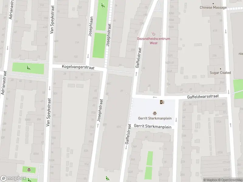 Ambulance met grote spoed naar de Gaffelstraat in Rotterdam