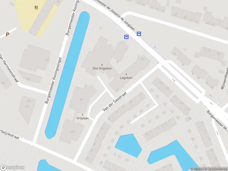 Ambulance met gepaste spoed naar de Van der Sasstraat in Rotterdam