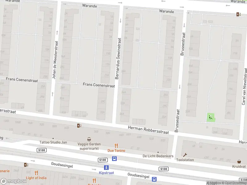 Ambulance met grote spoed naar de Bernardus Gewinstraat in Rotterdam