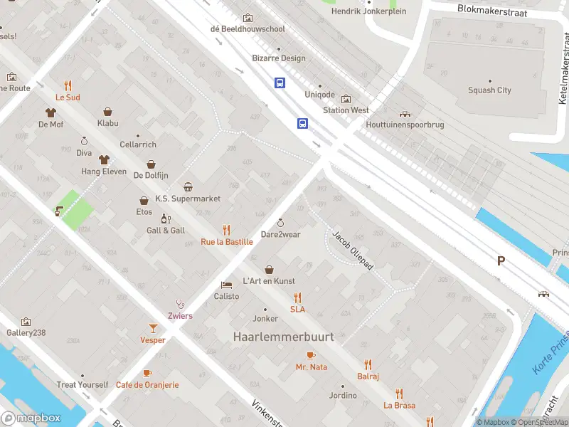 Ambulance met grote spoed naar de Buiten Oranjestraat in Amsterdam