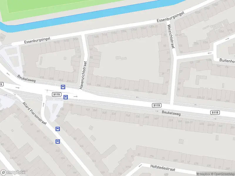 Ambulance met grote spoed naar de Beukelsweg in Rotterdam