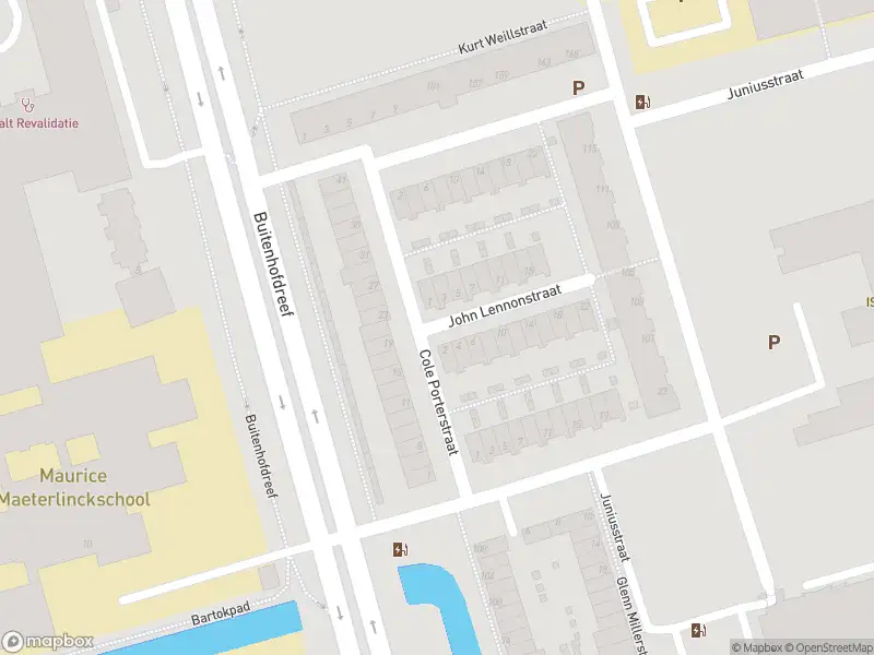 Ambulance met gepaste spoed naar de John Lennonstraat in Delft