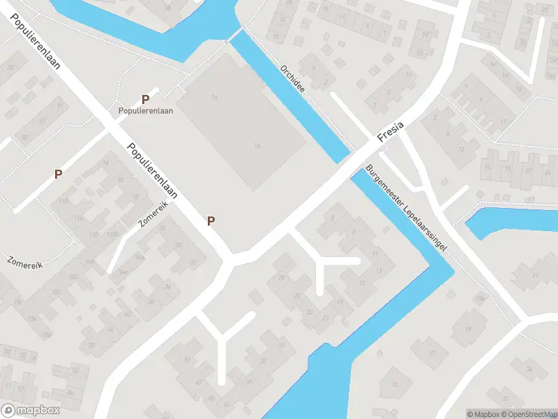 Ambulance met grote spoed naar de Fresia in Krimpen aan den IJssel