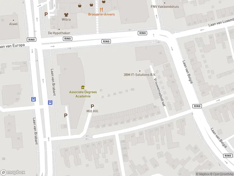 Brandweer met gepaste spoed naar de Mill Hillplein in Roosendaal
