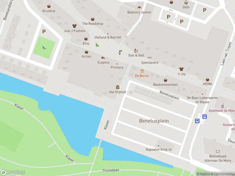 Ambulance met grote spoed naar de Beneluxplein in Alkmaar