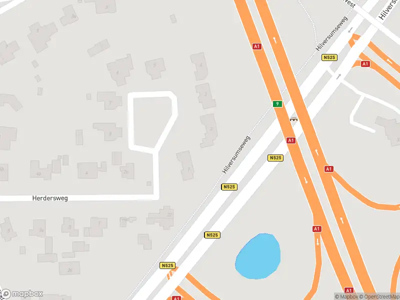 Brandweer met grote spoed naar de Herdershoeve in Laren vanwege gebouwbrand