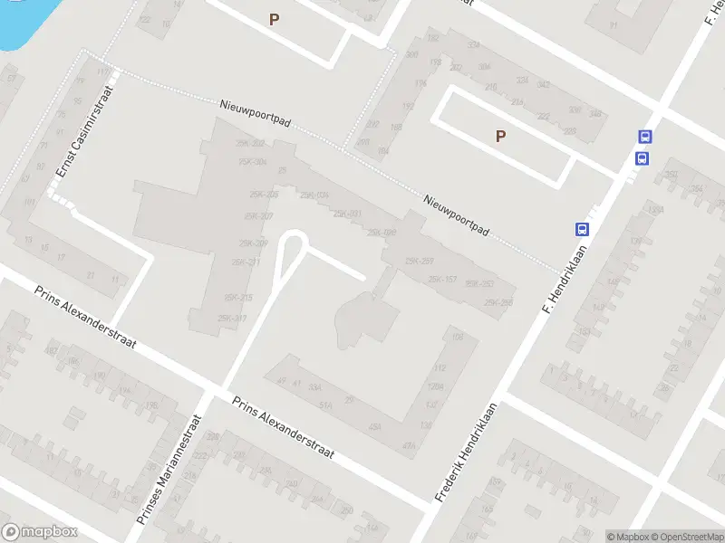 Brandweer met gepaste spoed naar de Prins Alexanderstraat in Alkmaar