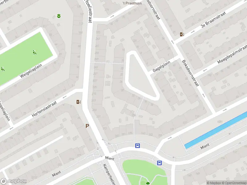 Ambulance met gepaste spoed naar de Anjelierstraat in 's-Gravenhage