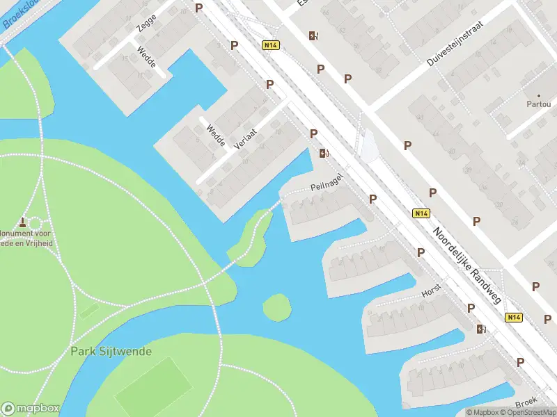 Ambulance met grote spoed naar de Park Leeuwensteijn in Voorburg