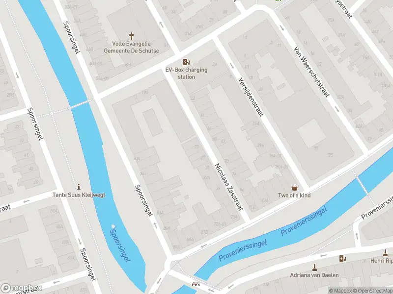 Ambulance met gepaste spoed naar de Nicolaas Zasstraat in Rotterdam