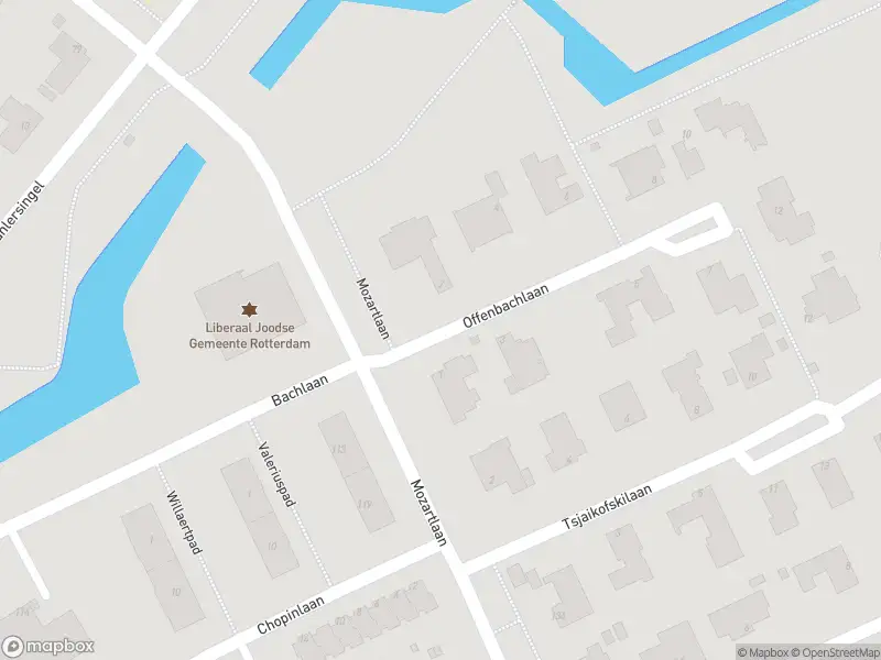 Ambulance naar de Offenbachlaan in Rotterdam