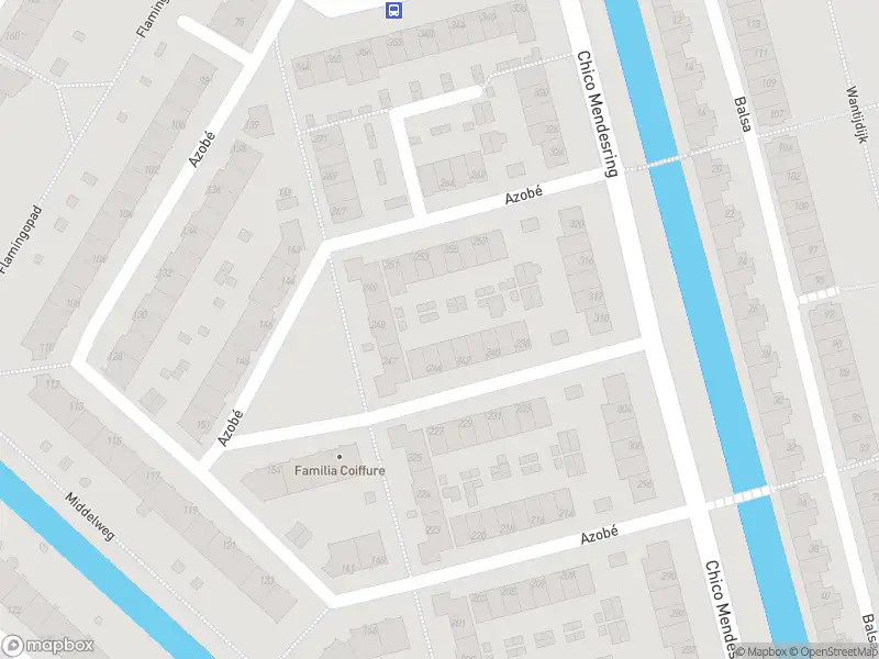 Ambulance met gepaste spoed naar de Azobé in Dordrecht