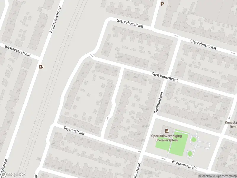 Ambulance met grote spoed naar de Van Loostraat in Haarlem