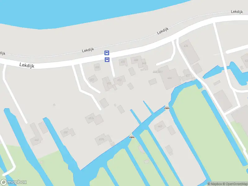 Ambulance met gepaste spoed naar de Lekdijk in Nieuw-Lekkerland