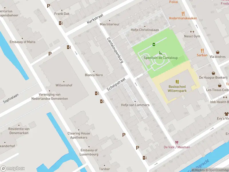 Ambulance met grote spoed naar de Schelpstraat in 's-Gravenhage