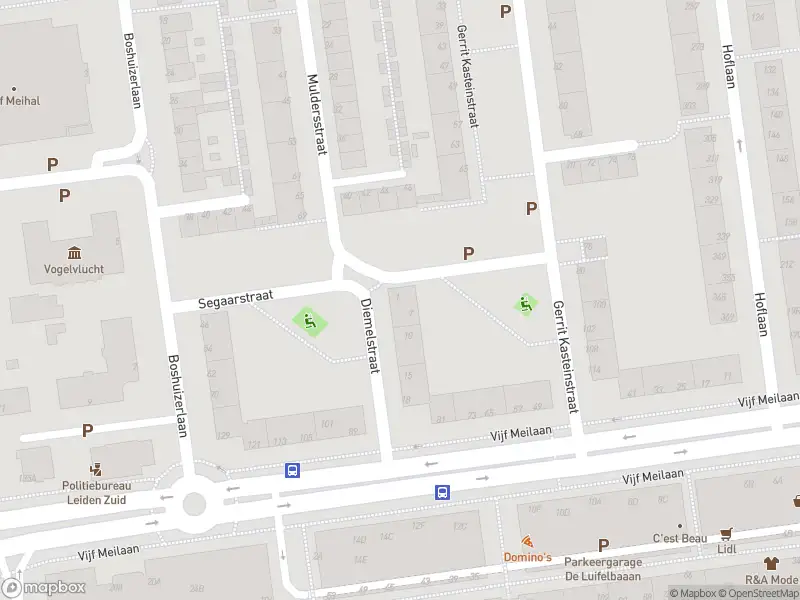 Ambulance met grote spoed naar de Diemelstraat in Leiden