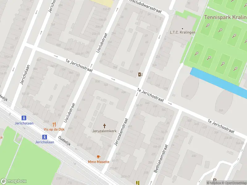 Ambulance met grote spoed naar de 1e Jerichostraat in Rotterdam