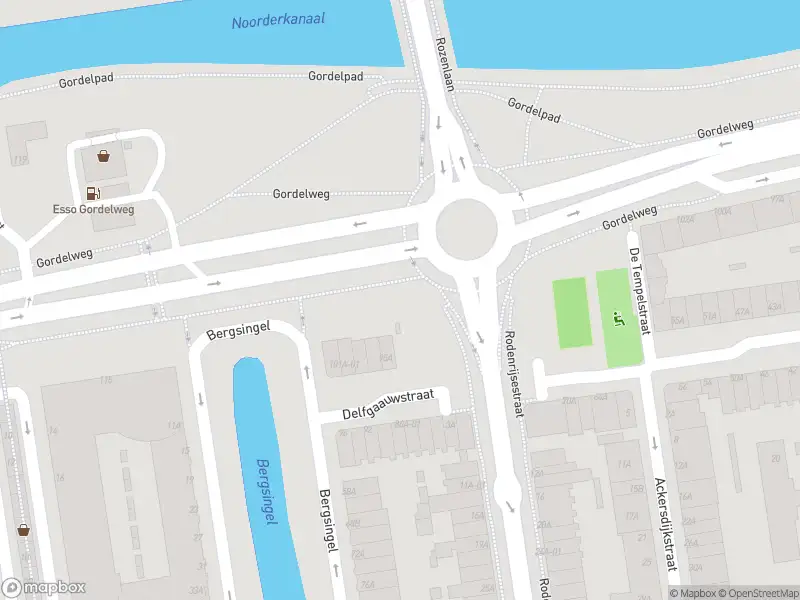 Ambulance met gepaste spoed naar de Gordelweg in Rotterdam