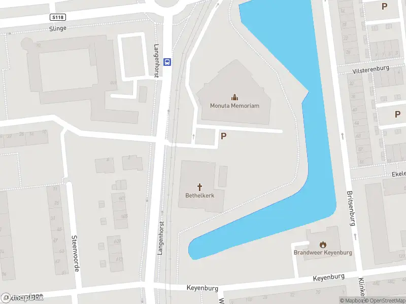 Ambulance met grote spoed naar de Langenhorst in Rotterdam